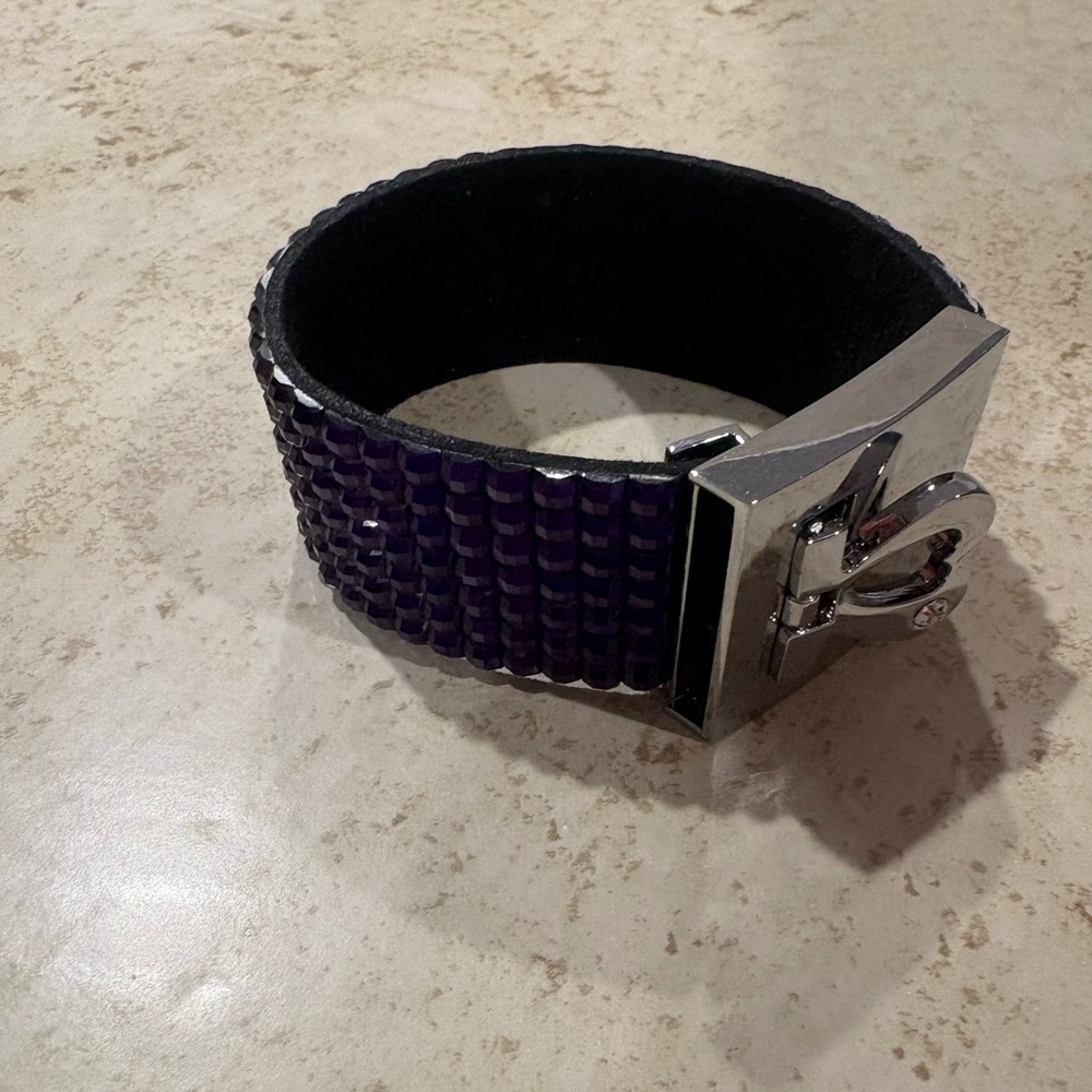 Elegant Purple Bracelet with Silver Clasp